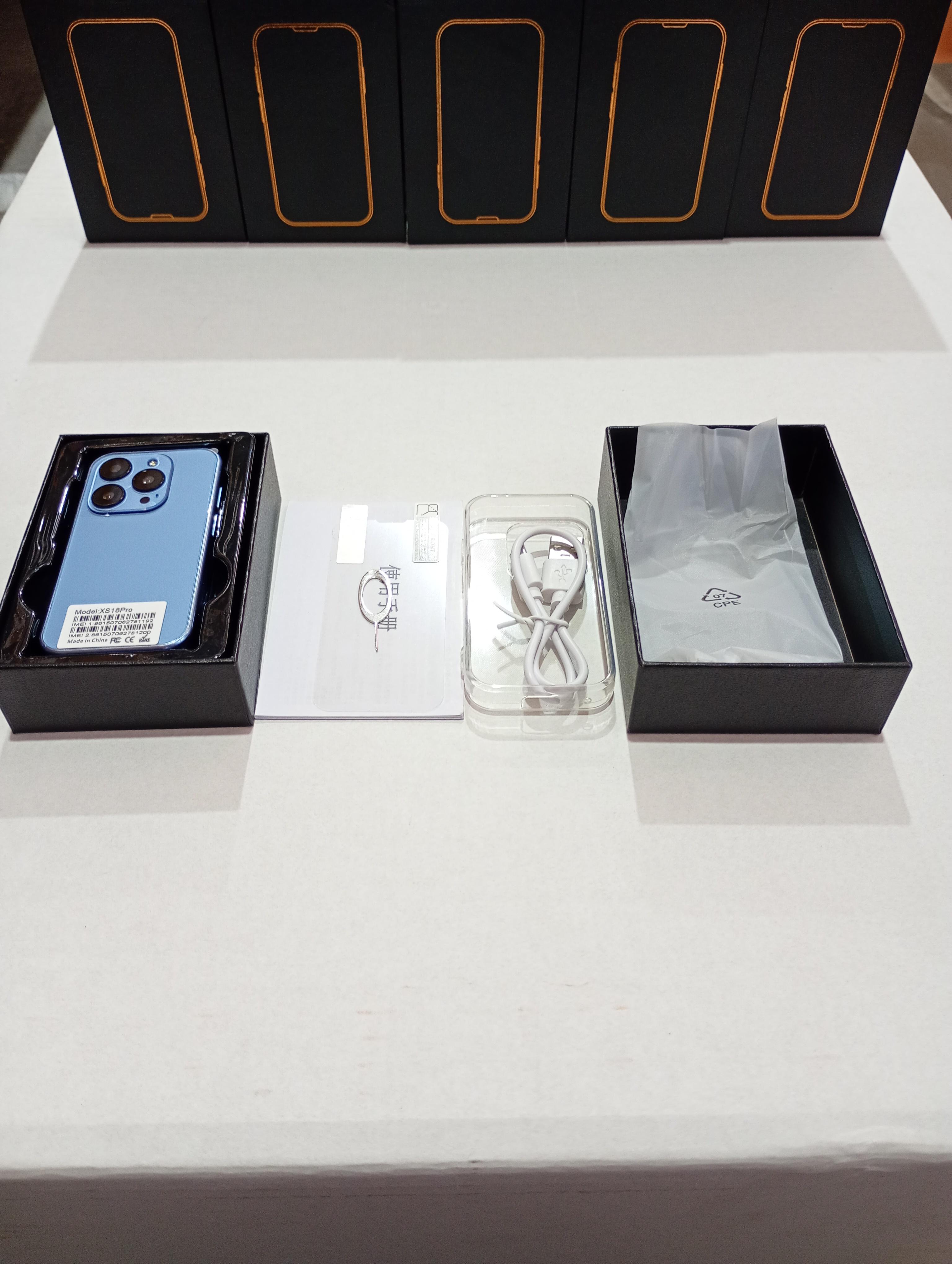 Mini teléfono inteligente azul - additional image 1